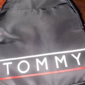 Black Tommy Hilfiger 2 strap back pack!